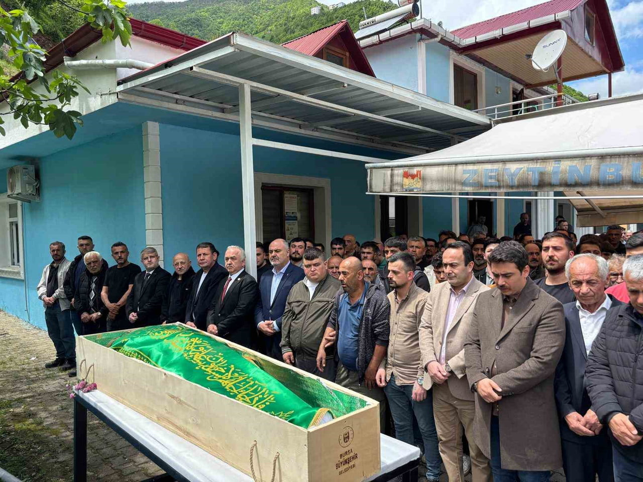 GİRESUN’UN YAĞLIDERE İLÇESİNDE AMCASIYLA BALIK AVLARKEN, SEL SULARINA KAPILARAK HAYATINI KAYBEDEN...