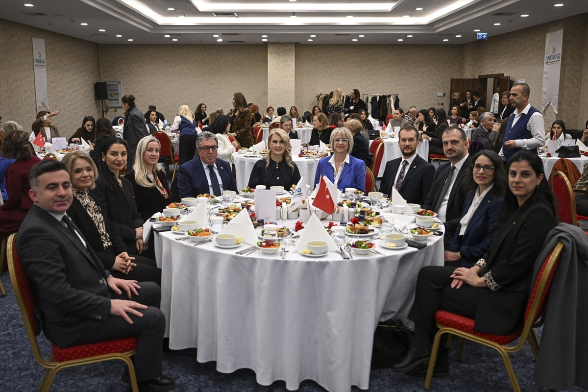 Girişimci İş Kadınları Derneği (ANGİKAD) tarafından geleneksel iftar programı düzenlendi....