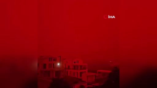 Girit Adası, Afrika’dan gelen çöl tozu nedeniyle kırmızıya büründü.