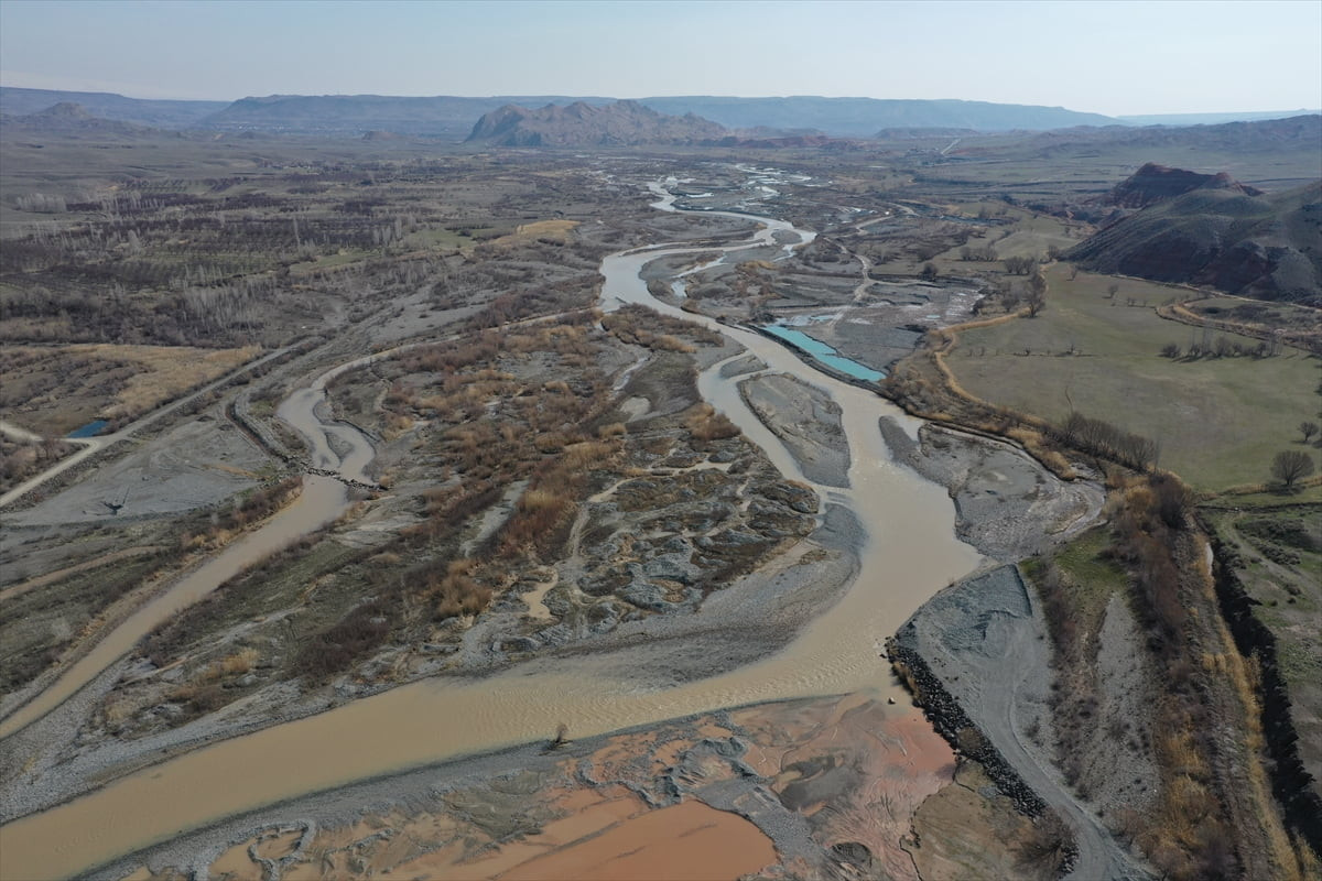 Göç yolunun önemli duraklarından Iğdır'da, KuzeyDoğa Derneğince, Doğa Koruma ve Milli Parklar...