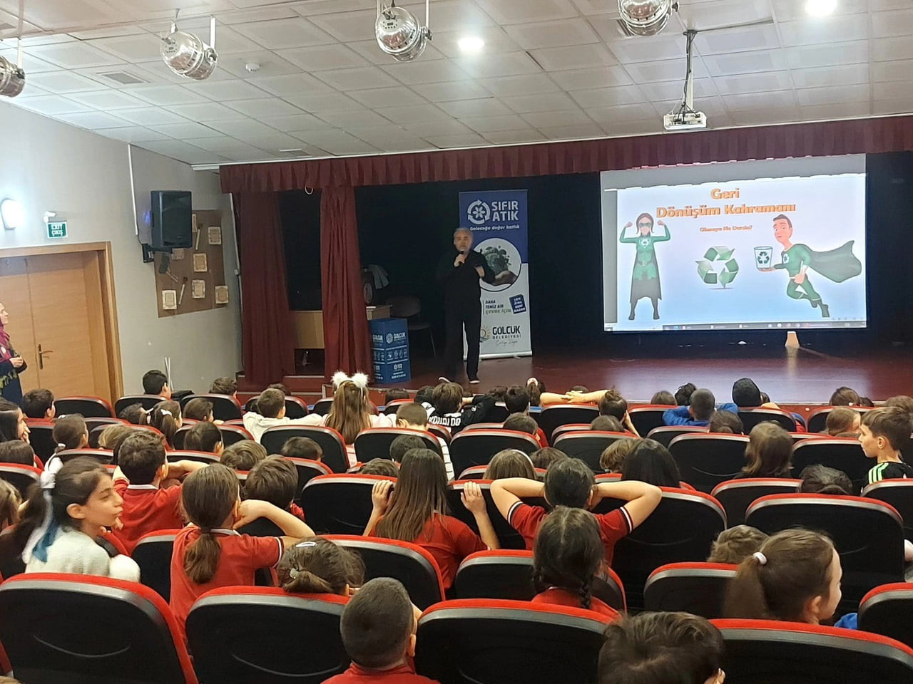 GÖLCÜK'TE ÖĞRENCİLERE YÖNELİK ÇEVRE BİLİNCİNİ ARTIRMAK AMACIYLA "SIFIR ATIK" EĞİTİMİ...