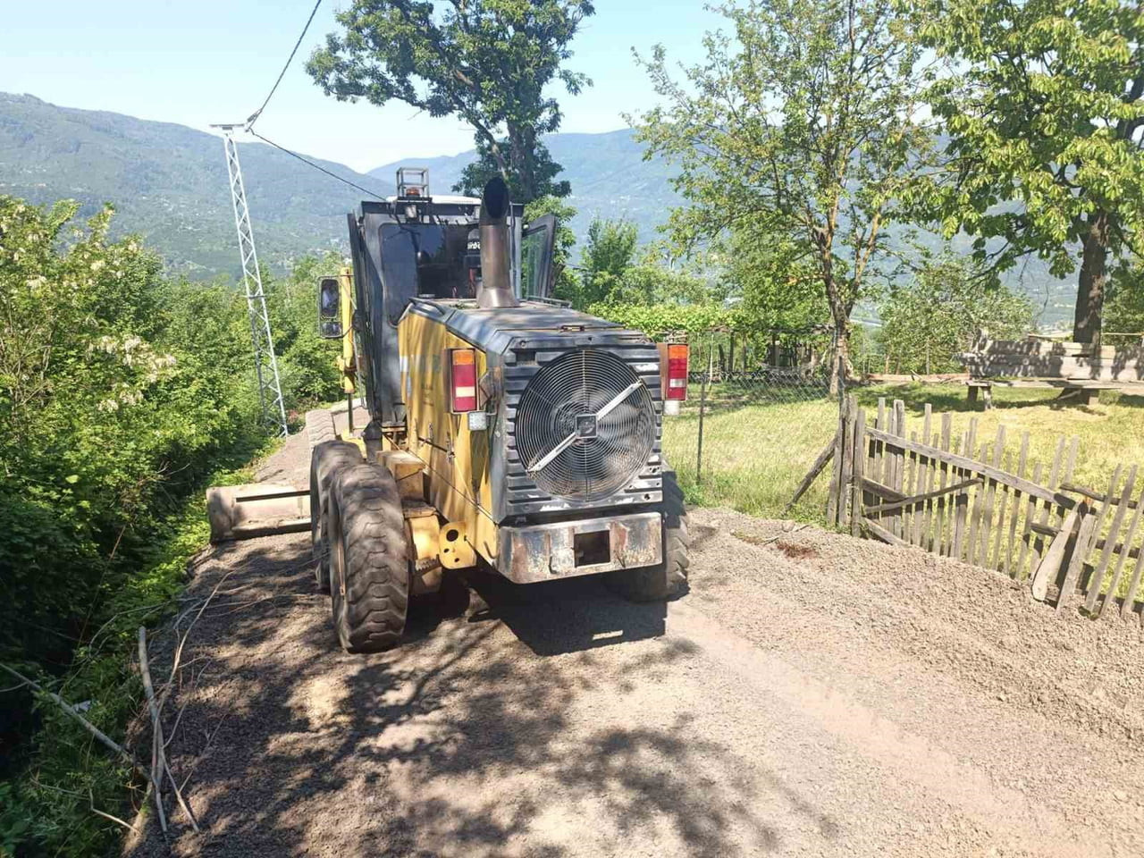 GÖLYAKA İLÇESİNE BAĞLI BAKACAK KÖYÜ’NDE YÜRÜTÜLEN SICAK ASFALT ALTYAPI ÇALIŞMALARI TAMAMLANDI....