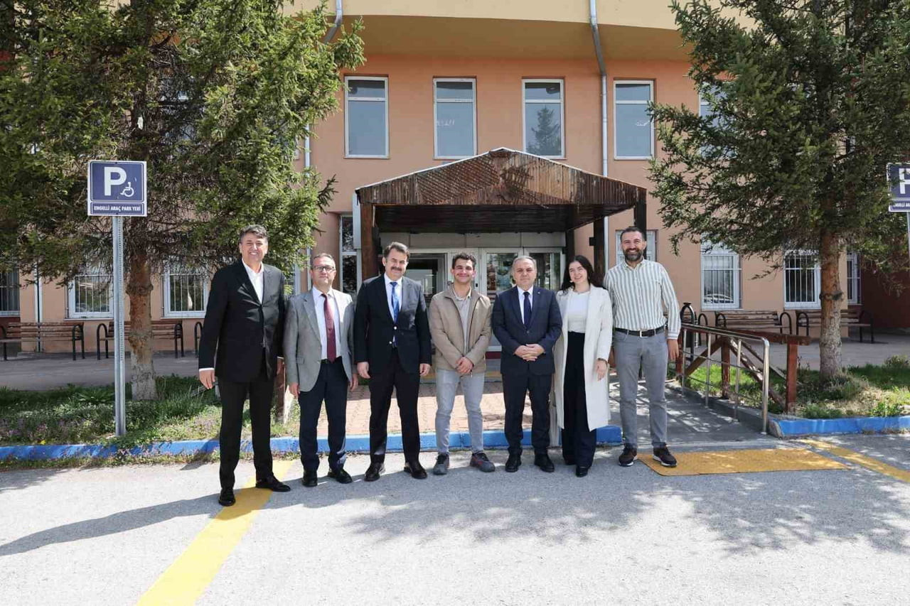 GÖREVE GELDİĞİ GÜNDEN BU YANA ÖĞRENCİ KULÜPLERİNİN FAALİYETLERİNE ÖNEM VEREN ERCİYES ÜNİVERSİTESİ...