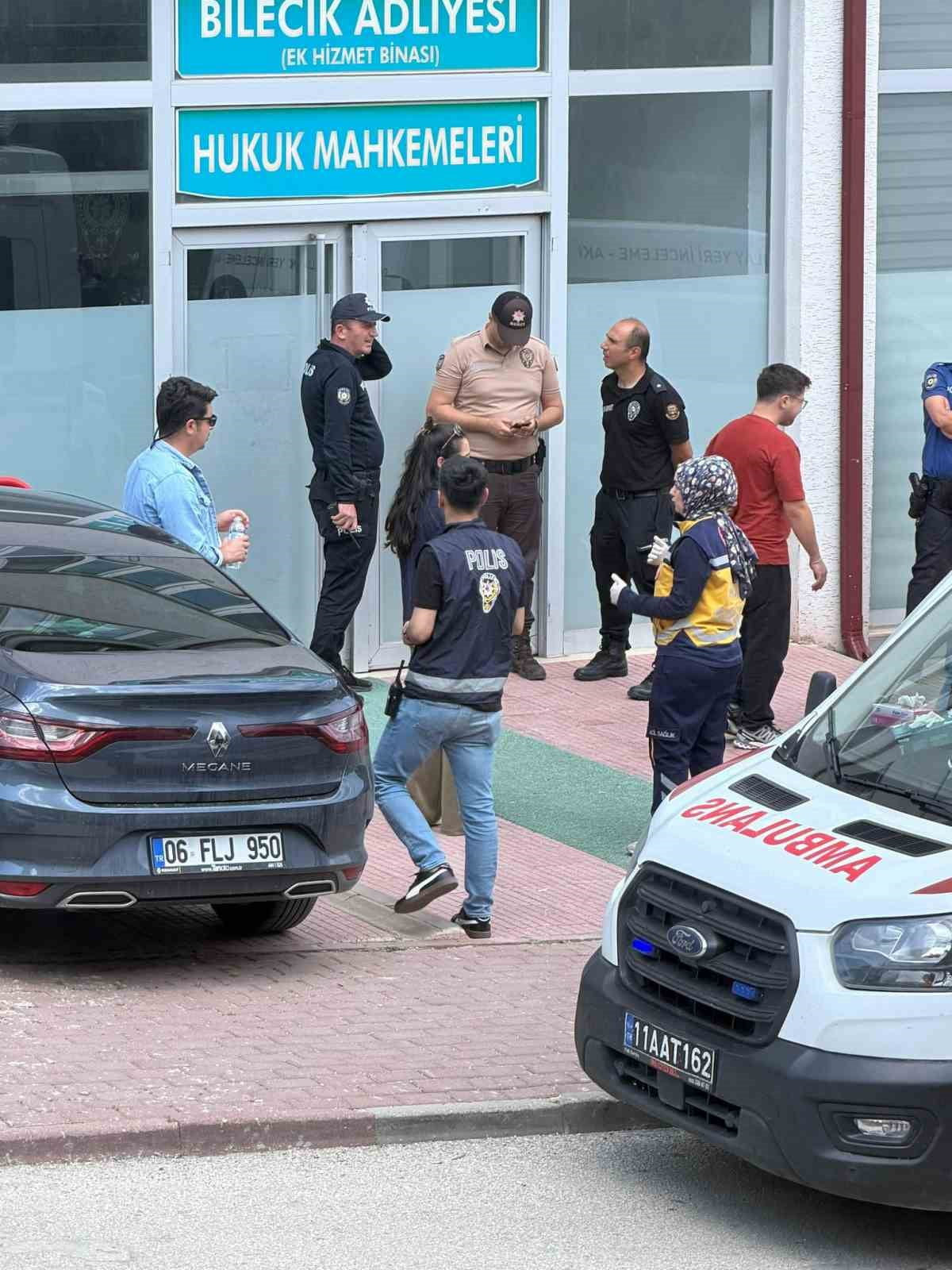 GÖREVİ BAŞINDA KALP KRİZİ GEÇİREN POLİS MEMURU HAYATINI KAYBETTİ