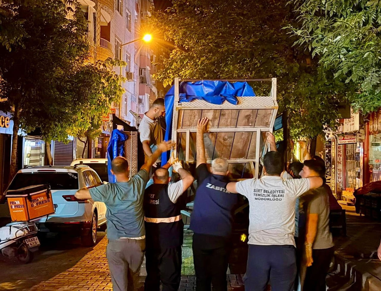 GÖRÜNTÜ KİRLİLİĞİNE NEDEN OLAN VE GELİŞİGÜZEL BIRAKILDIĞI BELİRLENEN 3 EL ARABASI İLE ÇEŞİTLİ...