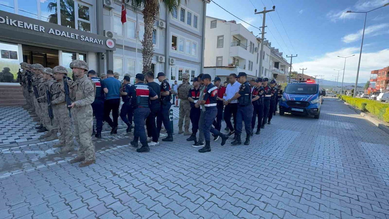 GÖZALTINA ALINAN 12 ŞÜPHELİDEN 10'U TUTUKLANDI