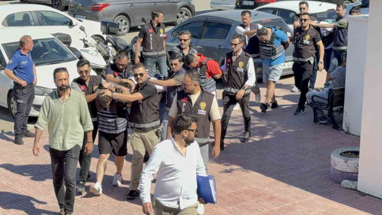 GÖZALTINA ALINAN 7 ŞÜPHELİ ADLİYEYE SEVK EDİLDİ.