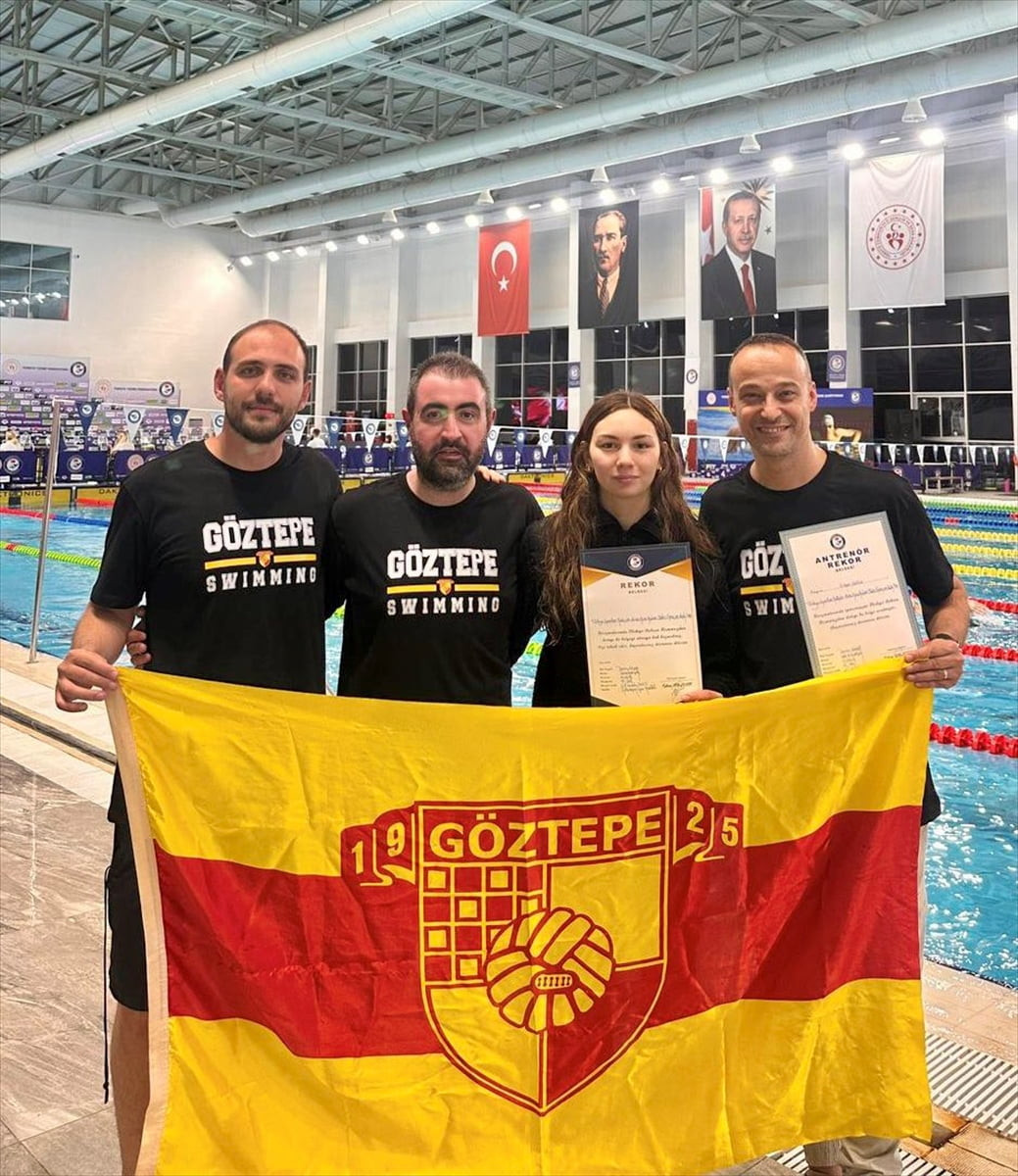 Göztepe Spor Kulübü sporcusu Derin Akar, Türkiye Sportive Kulüpler Arası Kısa Kulvar Yıldız, Genç...