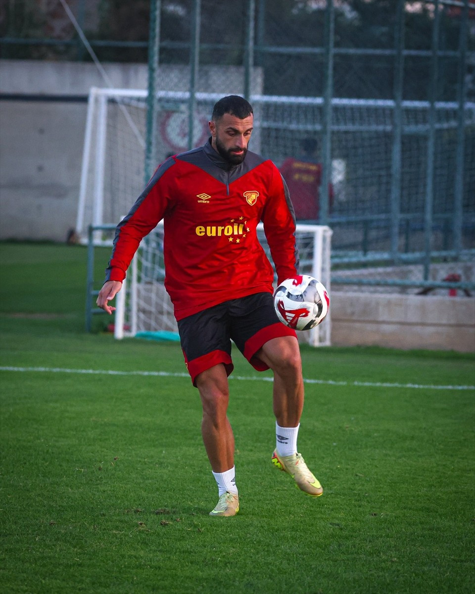 Göztepe, Trendyol Süper Lig'in 13. haftasında 23 Kasım Pazar günü sahasında Kocaelispor ile...