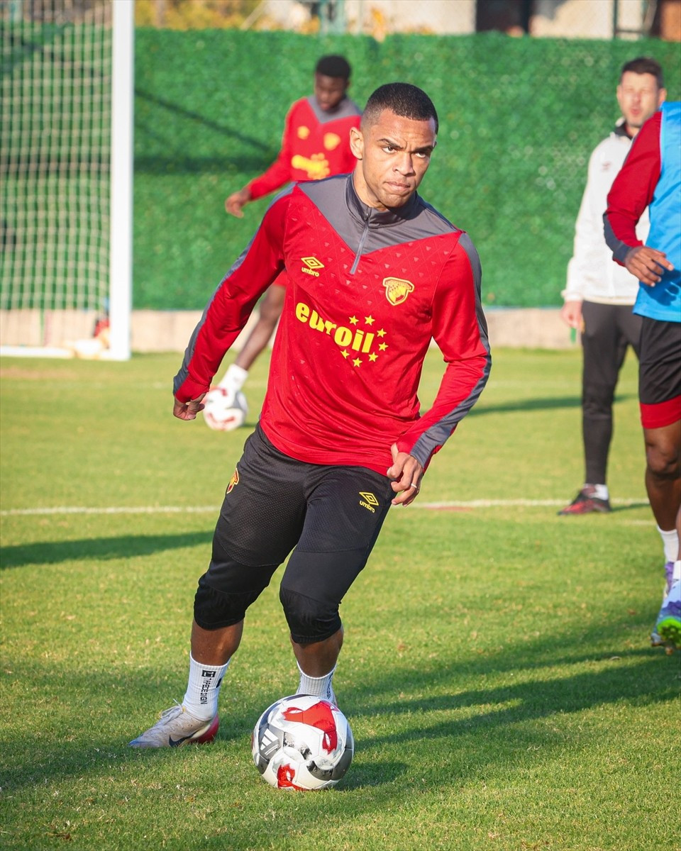 Göztepe, Trendyol Süper Lig'in 16. haftasında deplasmanda Gaziantep FK ile yapacağı maçın...