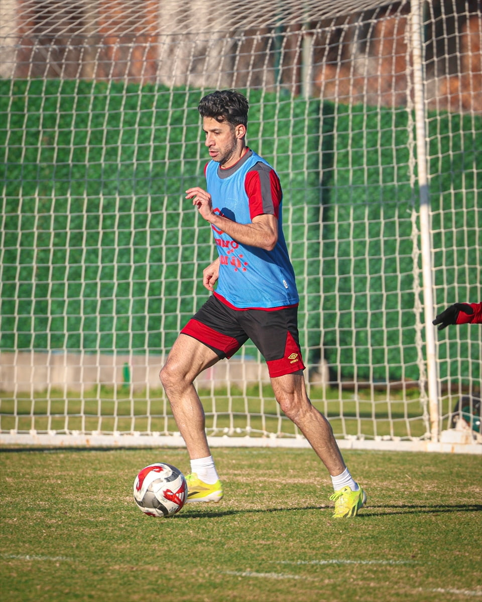 Göztepe, Trendyol Süper Lig'in 18. haftasında 19 Ocak Pazartesi günü sahasında Çaykur Rizespor ile...