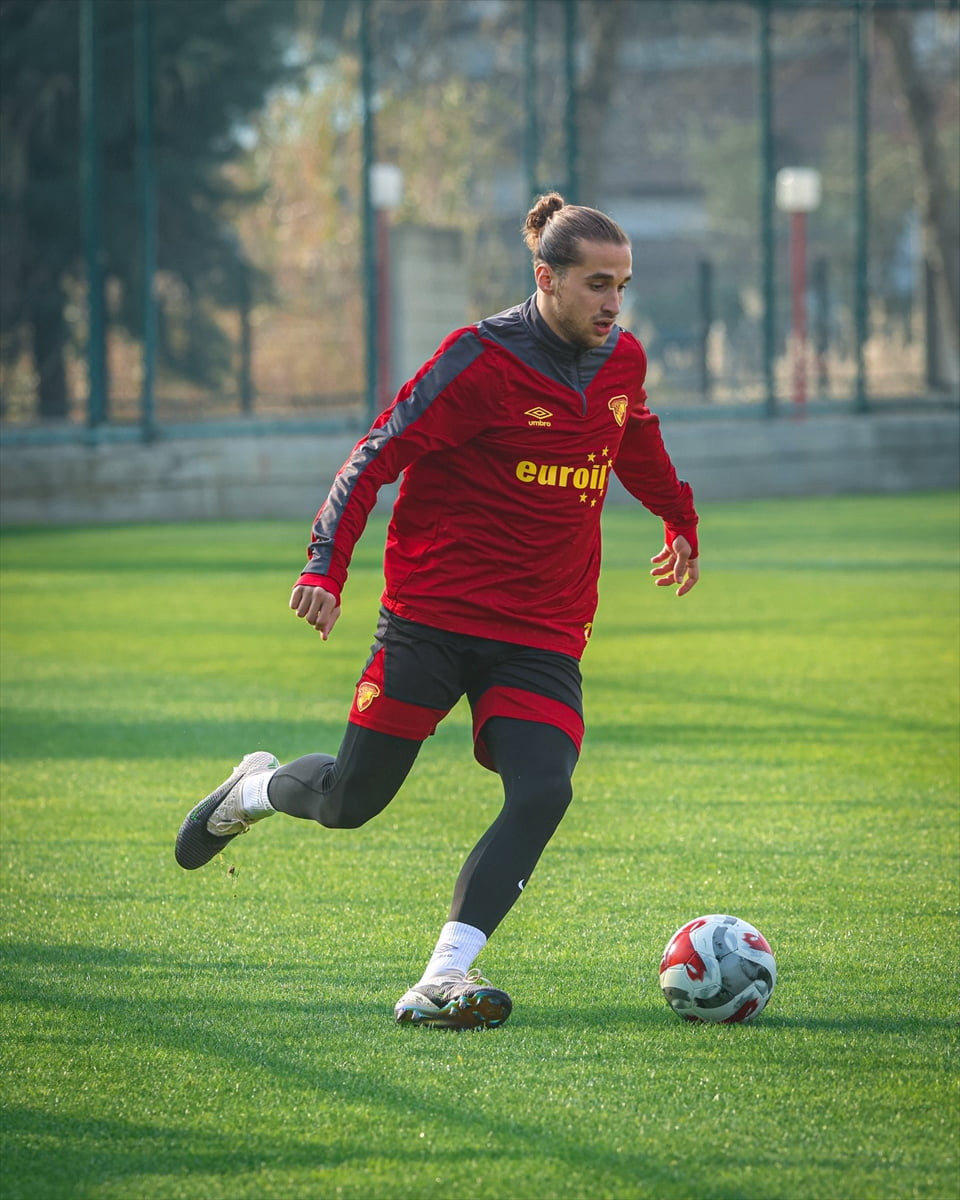 Göztepe, Trendyol Süper Lig'in 18. haftasında 19 Ocak Pazartesi günü sahasında Çaykur Rizespor ile...