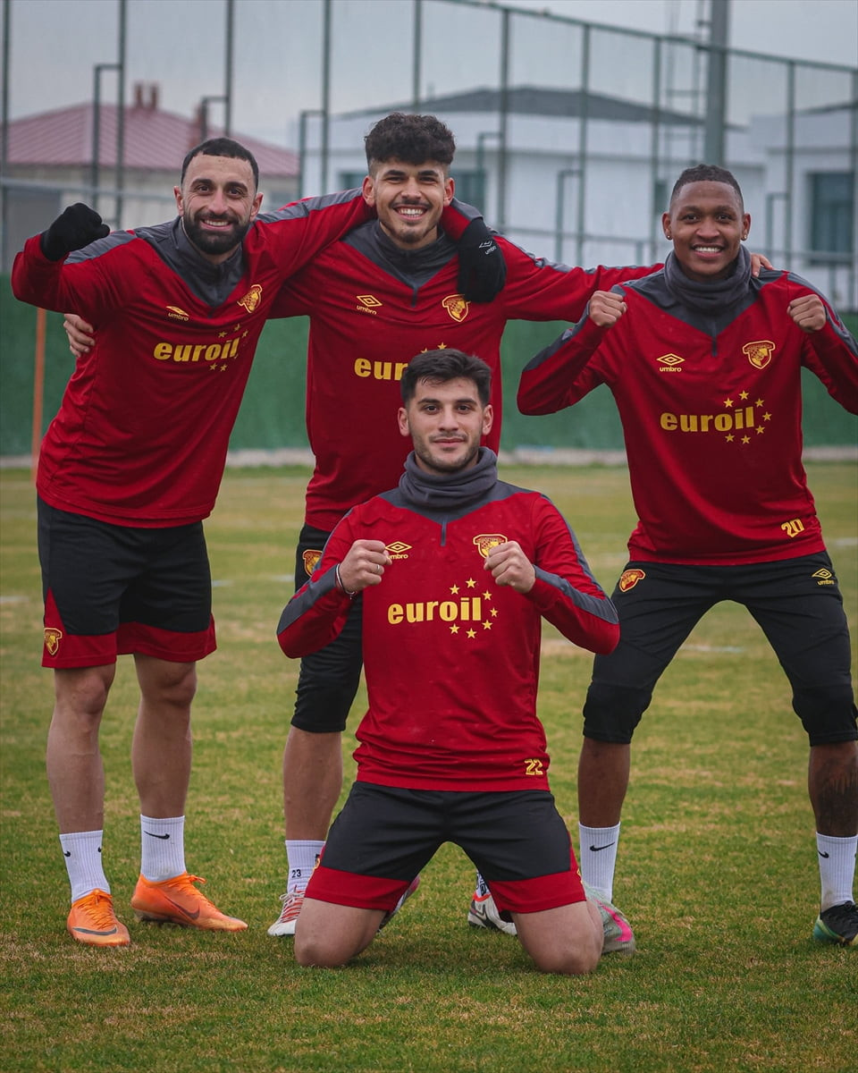 Göztepe, Trendyol Süper Lig'in 19. haftasında konuk olacağı Fenerbahçe ile yapacağı maçın...