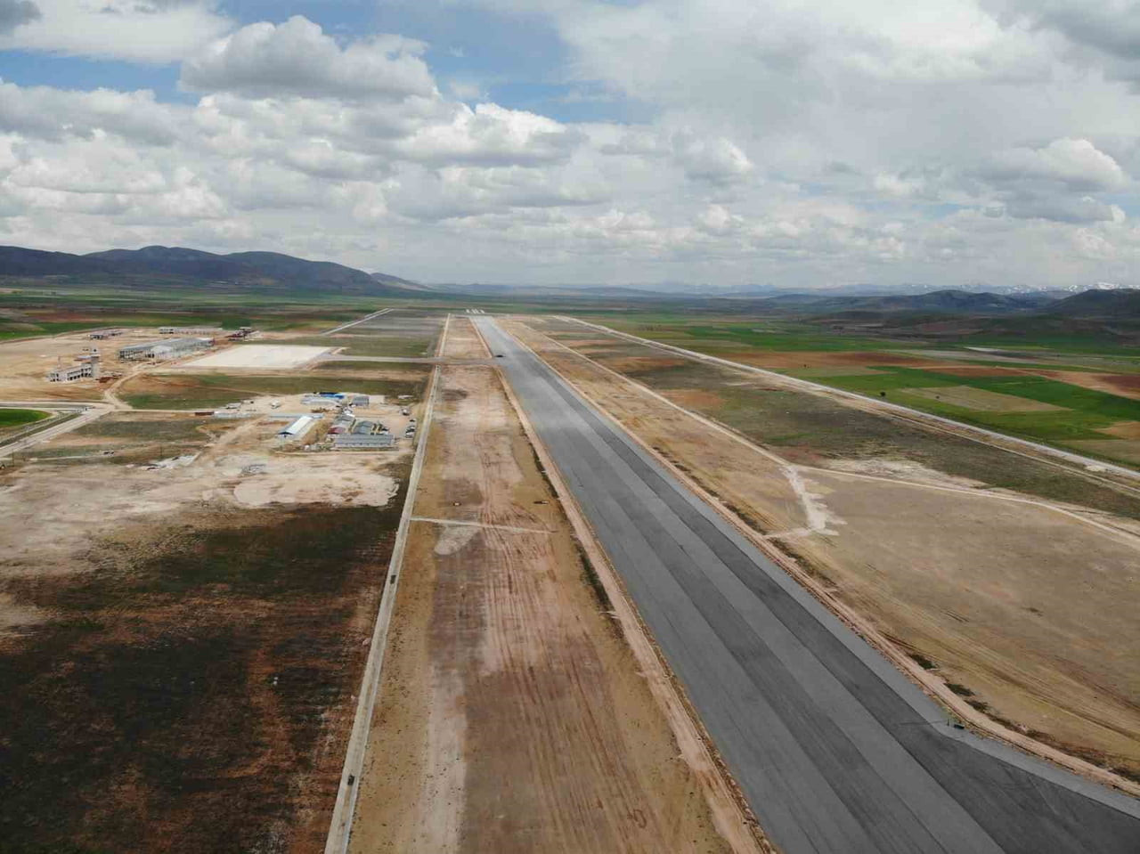 GÜMÜŞHANE-BAYBURT HAVALİMANI PROJESİNDE ÇALIŞMALAR HEDEFLENEN TAKVİM DOĞRULTUSUNDA DEVAM...
