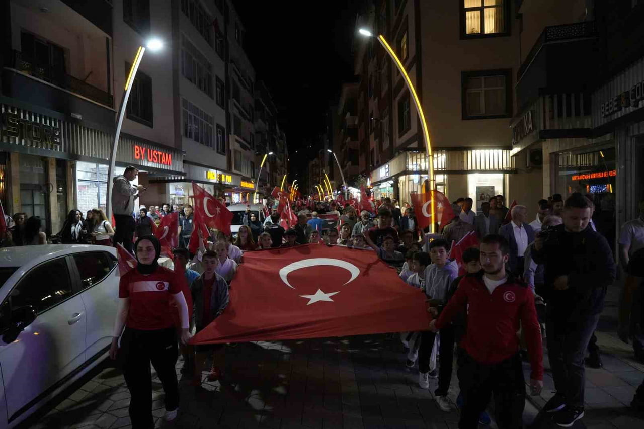 GÜMÜŞHANE'DE 15 TEMMUZ DEMOKRASİ VE MİLLİ BİRLİK GÜNÜ DOLAYISIYLA BİR DİZİ ETKİNLİK...