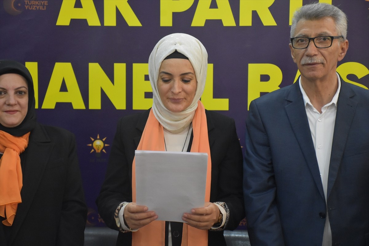 Gümüşhane'de AK Parti İl Kadın Kolları Başkanı Duygu Sena Kurt, parti binasında yaptığı...