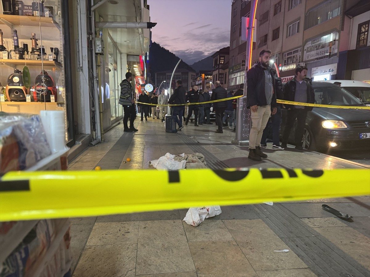 Gümüşhane'de, karısını bıçakla yaralayan kişi gözaltına alındı.