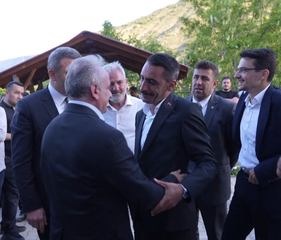 GÜMÜŞHANE'NİN TEKKE BELDESİ'NDE YAPILAN BELEDİYE BAŞKANLIĞI SEÇİMİNDE KESİN OLMAYAN SONUÇLARA GÖRE...