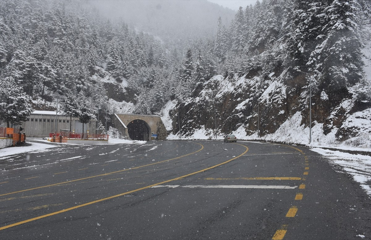 Gümüşhane'nin Torul ilçesi sınırlarında, Trabzon-Gümüşhane kara yolu güzergahındaki Zigana Dağı...