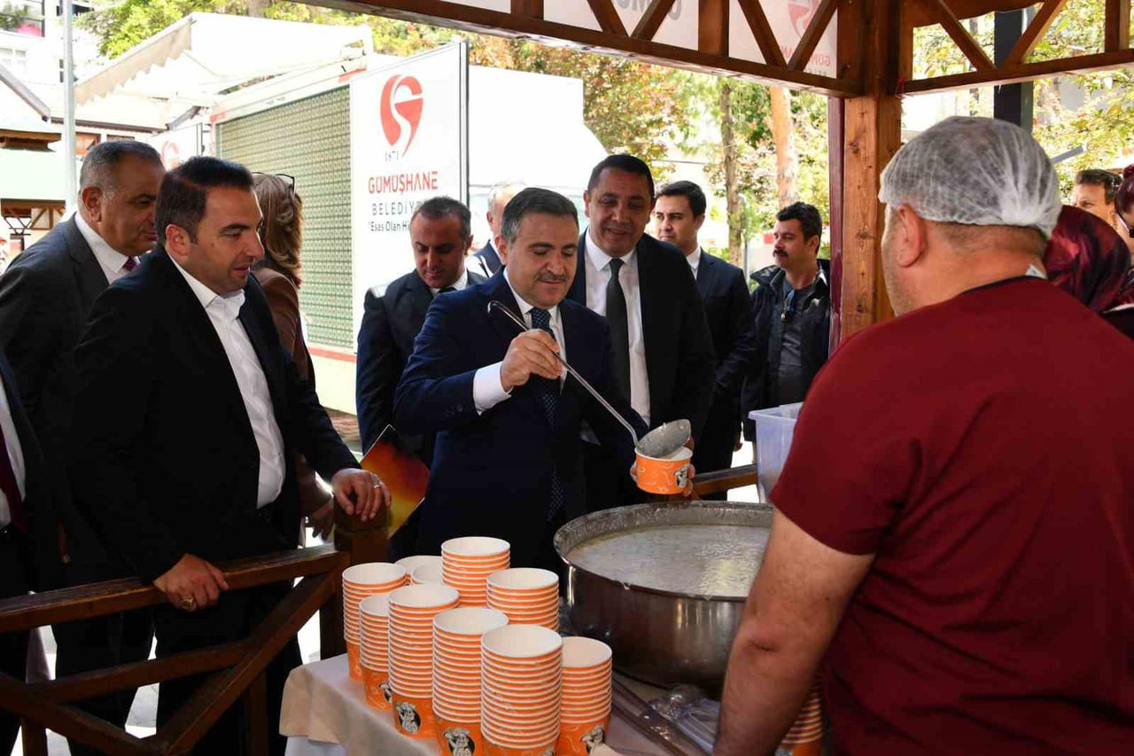 GÜMÜŞHANE’DE "BİR SOFRADA MİRAS" TEMASIYLA BU YIL BEŞİNCİSİ KUTLANAN TÜRK MUTFAĞI HAFTASI...