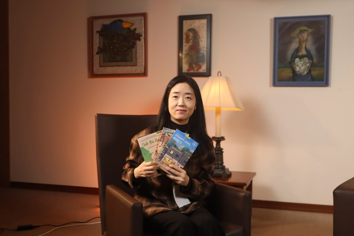 Güney Koreli yazar Hwang Bo Reum, 42. Uluslararası İstanbul Kitap Fuarı'nda düzenlenen söyleşi ve...