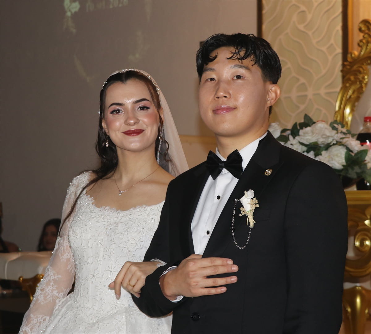 Güney Koreli Yeong Jun, İstanbul'da tanıştığı nişanlısı Melisa Şat ile Rize'de yapılan düğünle...