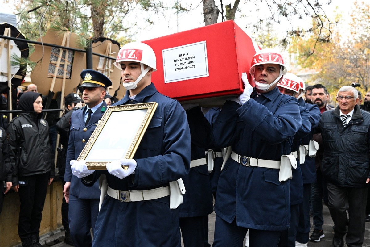 Gürcistan-Azerbaycan sınırında düşen askeri kargo uçağında şehit olan 38 yaşındaki Hava Pilot...