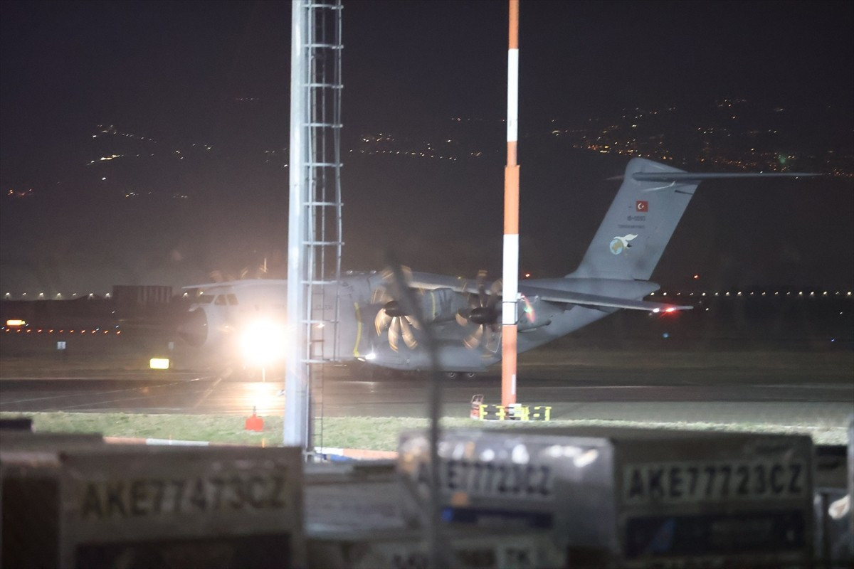 Gürcistan-Azerbaycan sınırında düşen "C130" tipi askeri kargo uçağında şehit olan askerlerin...