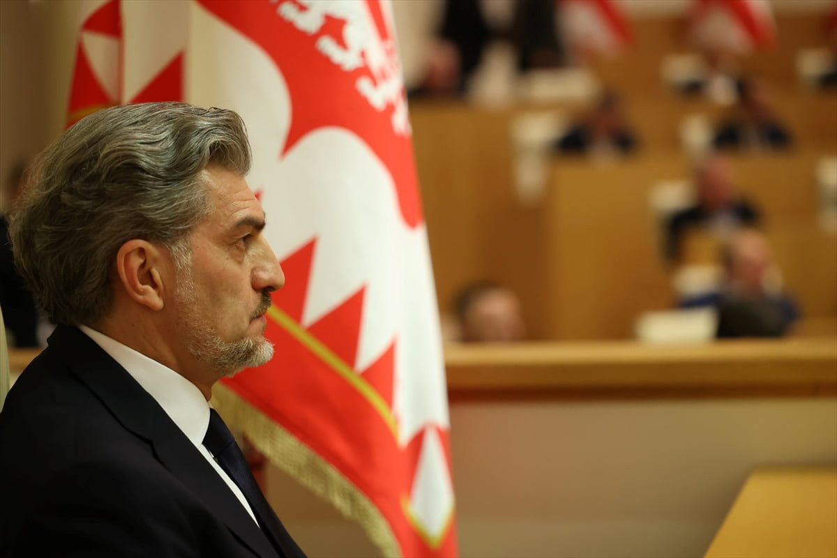 Gürcistan Cumhurbaşkanı Mikheil Kavelaşvili, başkent Tiflis'te parlamentoda yaptığı yıllık...