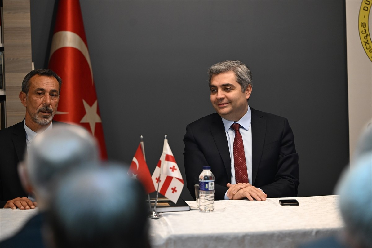 Gürcistan'ın Ankara Büyükelçisi Archil Kalandia (sağda), Düzce'de bir dizi ziyaret gerçekleştirdi....
