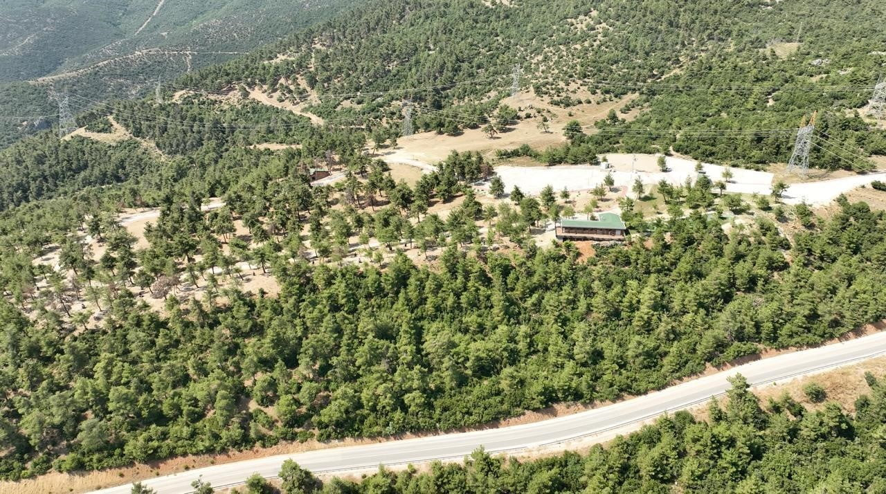 GÜRSU’DA YAŞANAN YANGIN FACİASINDAN SONRA BAZI ALANLARI YANAN, İÇİNDE GÜRSU BELEDİYESİ’NİN KIR...