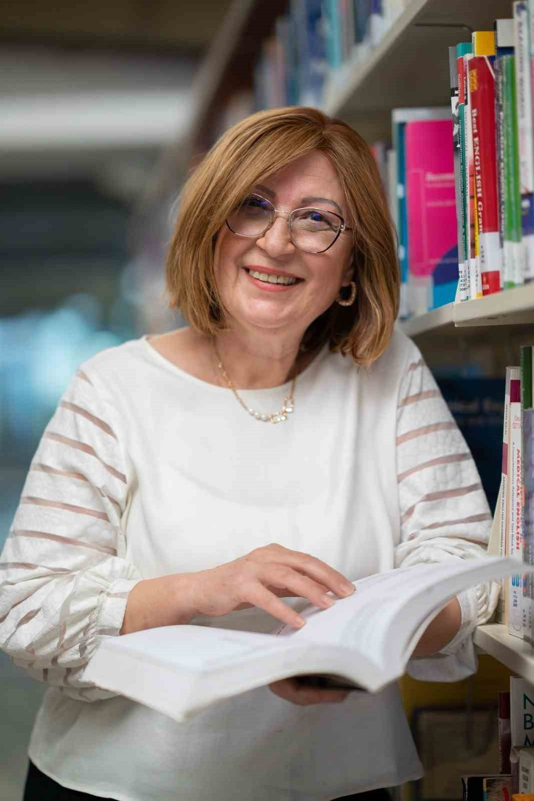 GÜZEL SANATLAR FAKÜLTESİ DEKANI PROF. DR. NALAN BÜKER