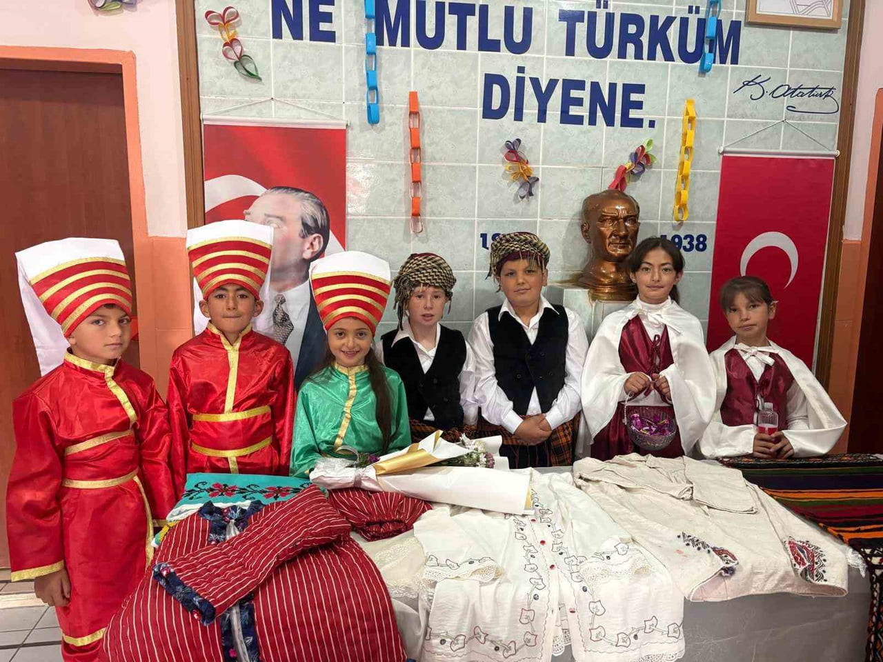 HACIABDULLAH’TA EL EMEĞİ ÜRÜNLER SERGİLENDİ