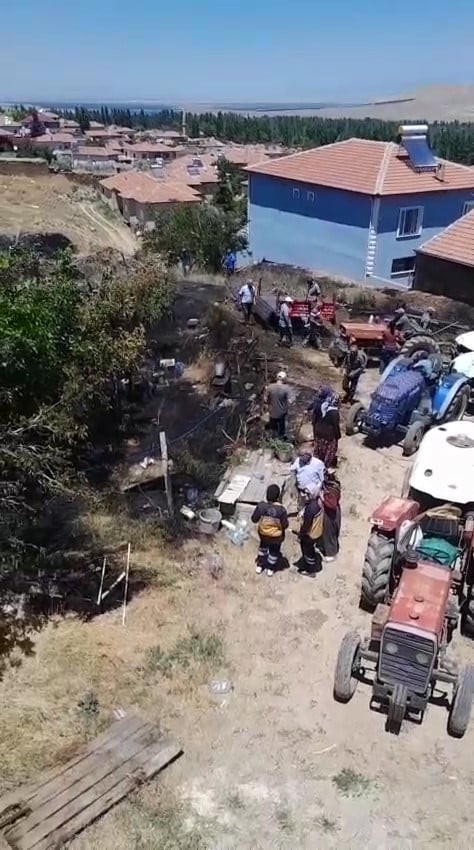 HACIBEYLİ'DE EVİN AVLUSUNDA ÇIKAN YANGIN BÜYÜMEDEN SÖNDÜRÜLDÜ