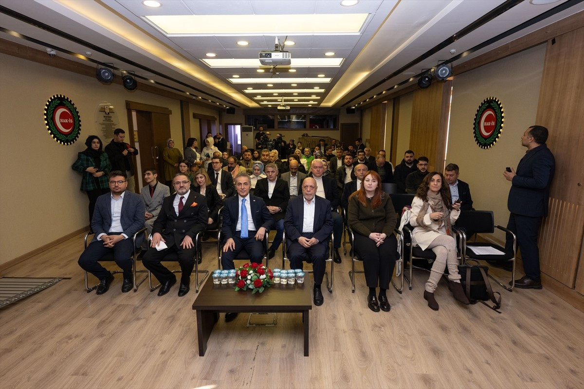 HAK-İŞ Konfederasyonu tarafından 18 Aralık Uluslararası Göçmenler Günü dolayısıyla "Emek...