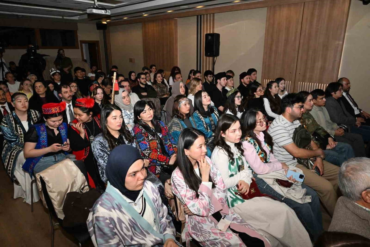 HAK İŞÇİ SENDİKALARI KONFEDERASYONU (HAK-İŞ) GENEL BAŞKANI MAHMUT ARSLAN, "YAKIN TARİHTE NEVRUZ...