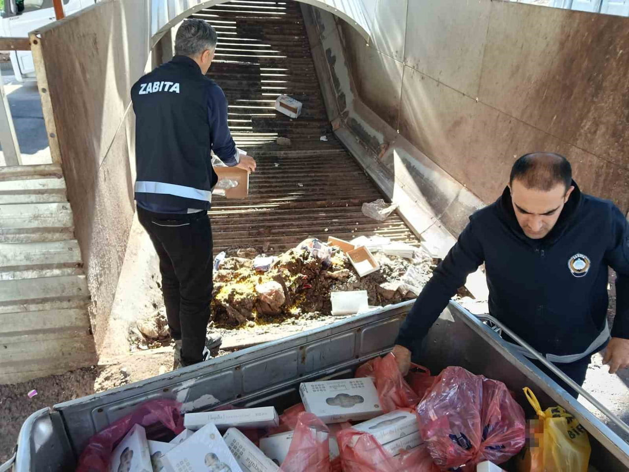 HAKKARİ BELEDİYESİ ZABITA MÜDÜRLÜĞÜ EKİPLERİ, KENT GENELİNDE GERÇEKLEŞTİRDİĞİ DENETİMLERDE TARİHİ...