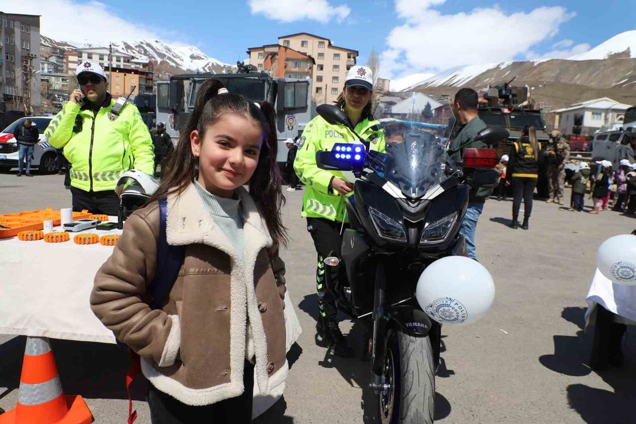 HAKKARİ EMNİYET MÜDÜRLÜĞÜ TARAFINDAN TÜRK POLİS TEŞKİLATININ KURULUŞUNUN 181. YIL DÖNÜMÜ...