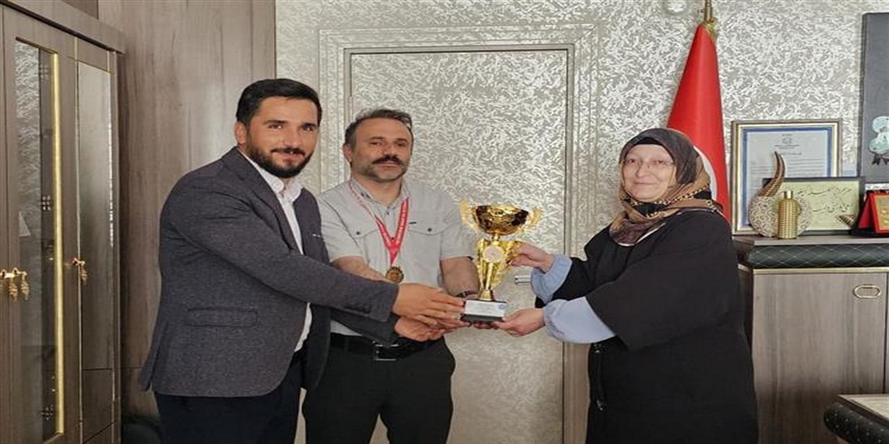HAKKARİ GENÇLİK VE SPOR İL MÜDÜRLÜĞÜ TARAFINDAN DÜZENLENEN KURUMLAR ARASI MASA TENİSİ...