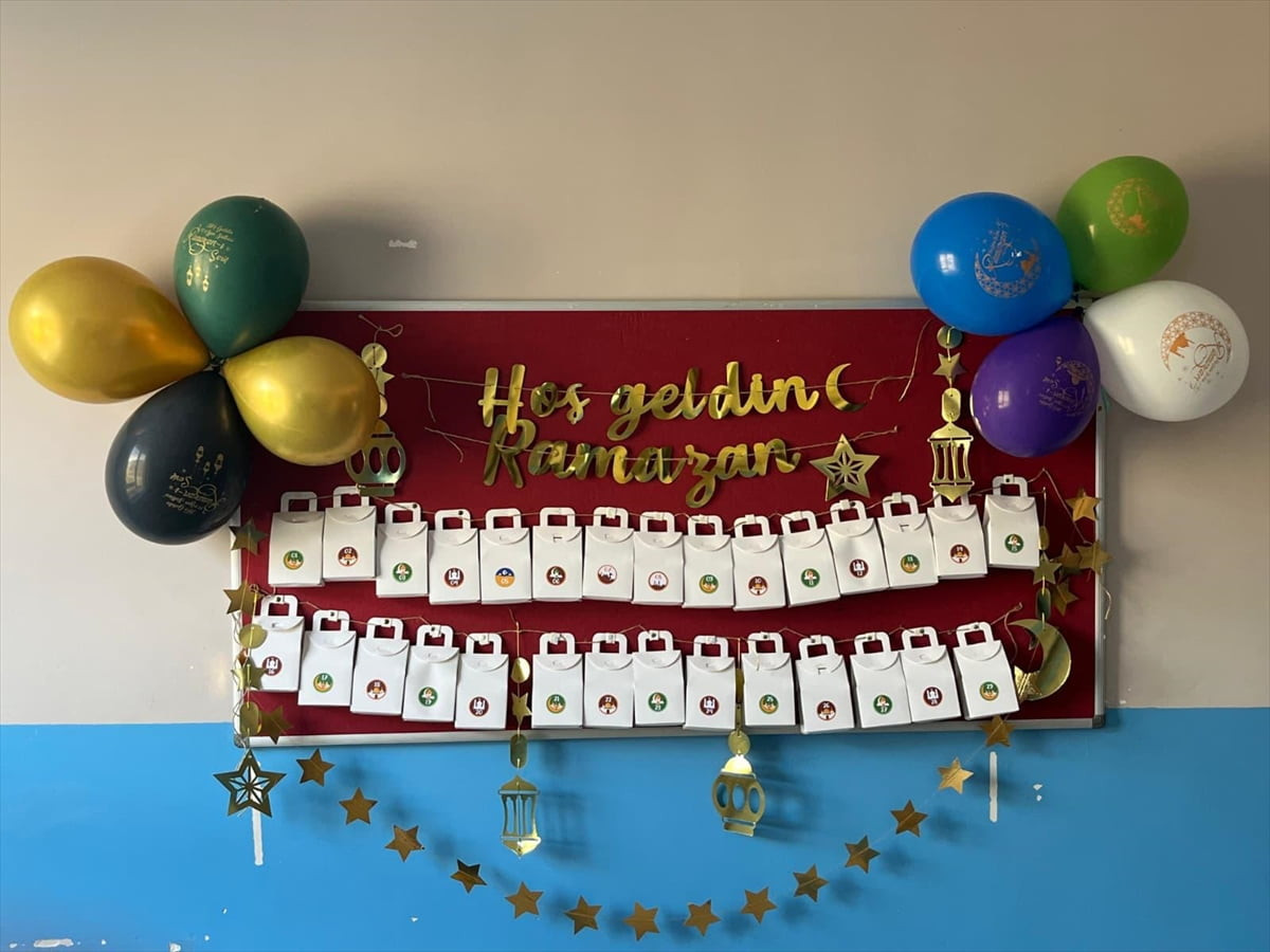 Hakkari ve Muş'taki okullarda öğrencilere ramazan ayının manevi atmosferini hissettirmek amacıyla...