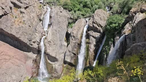 Hakkari'de Marînüs Şelalesi mest ediyor