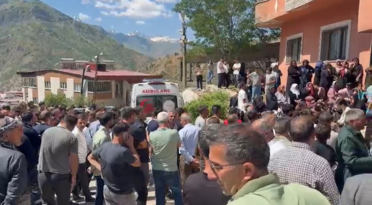 HAKKARİ'NİN ŞEMDİNLİ İLÇESİNDE KAYINPEDERİNİN EVİNİ BASAN UZMAN ÇAVUŞ, 4 KİŞİYİ ÖLDÜRDÜKTEN SONRA...