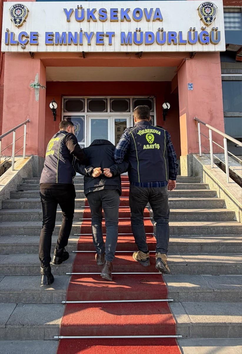 Hakkari'nin Yüksekova ilçesinde hakkında kesinleşmiş 25 yıl hapis cezası bulunan hükümlü...