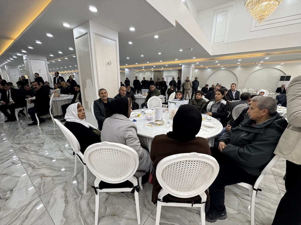 Hakkari'nin Yüksekova ilçesinde Şehit Aileleri ve Gaziler Dayanışma Derneği tarafından "Milli...