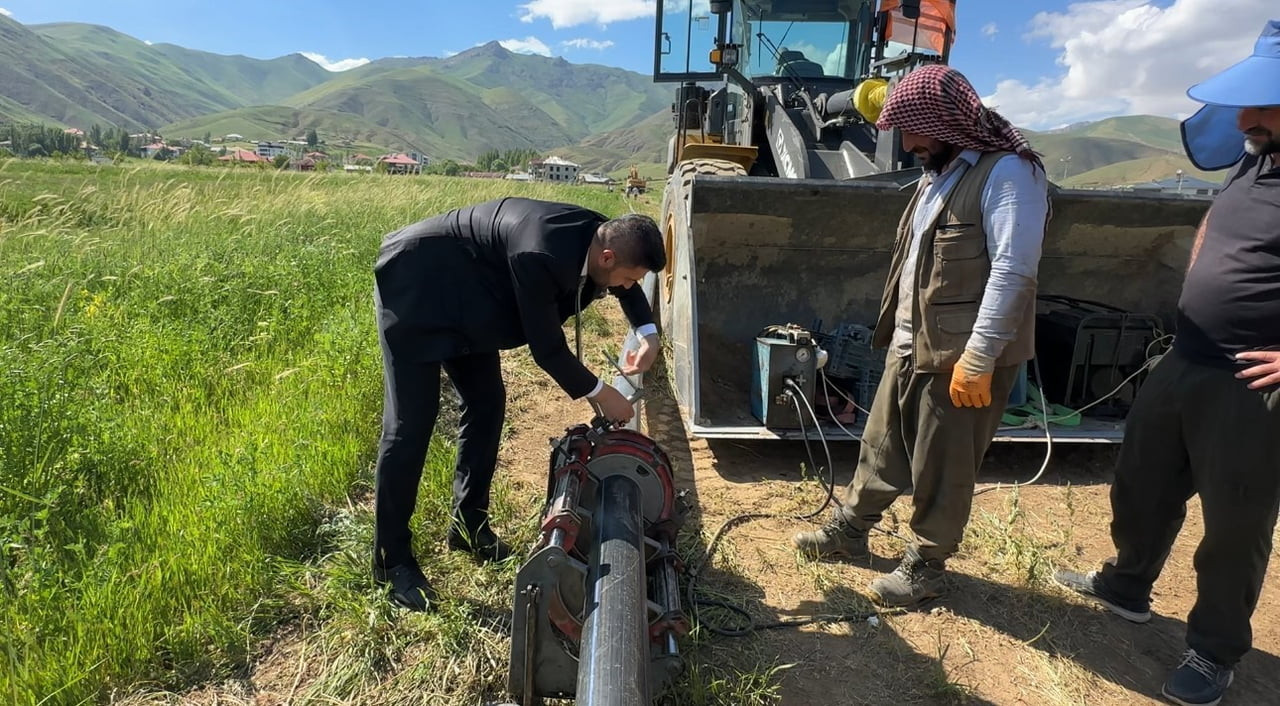 HAKKARİ'NİN YÜKSEKOVA İLÇESİNDE TARIMSAL ÜRETİMİ ŞAHLANDIRACAK VE BÖLGE EKONOMİSİNE CAN SUYU...
