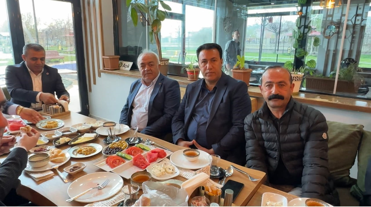 HAKKARİ'NİN YÜKSEKOVA ZİRAAT ODASI, DÜNYA ÇİFTÇİLER GÜNÜ DOLAYISIYLA DÜZENLEDİĞİ PROGRAMDA İLÇENİN...