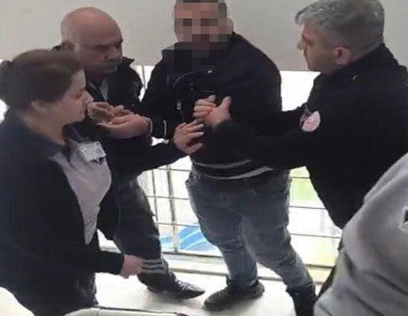 HAKKARİ’DE AİLE VE SOSYAL HİZMETLER İL MÜDÜRLÜĞÜ’NDE GÖREV YAPAN PSİKOLOĞUN BIÇAKLANMASINA İLİŞKİN...