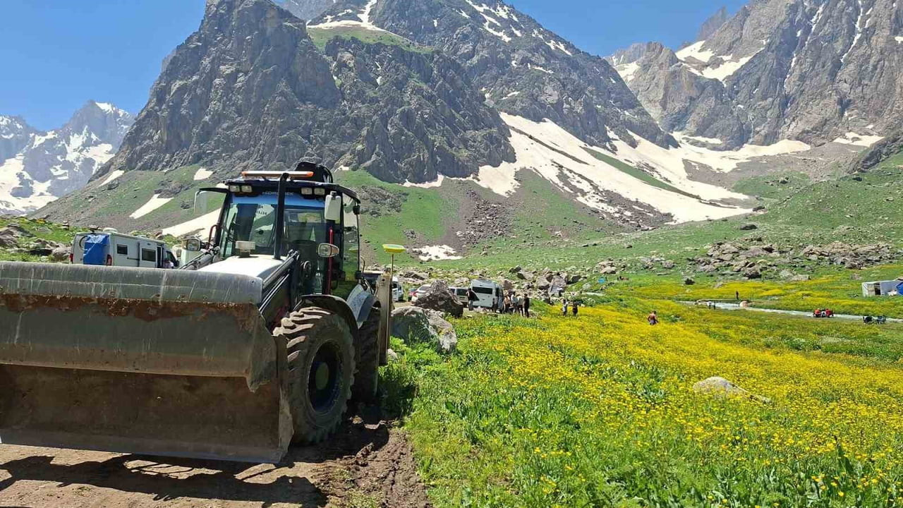 HAKKARİ’NİN DOĞA HARİKASI CENNET CEHENNEM VADİSİ’NDE İLK KEZ DÜZENLENECEK GÜREŞ MÜSABAKALARI İÇİN...