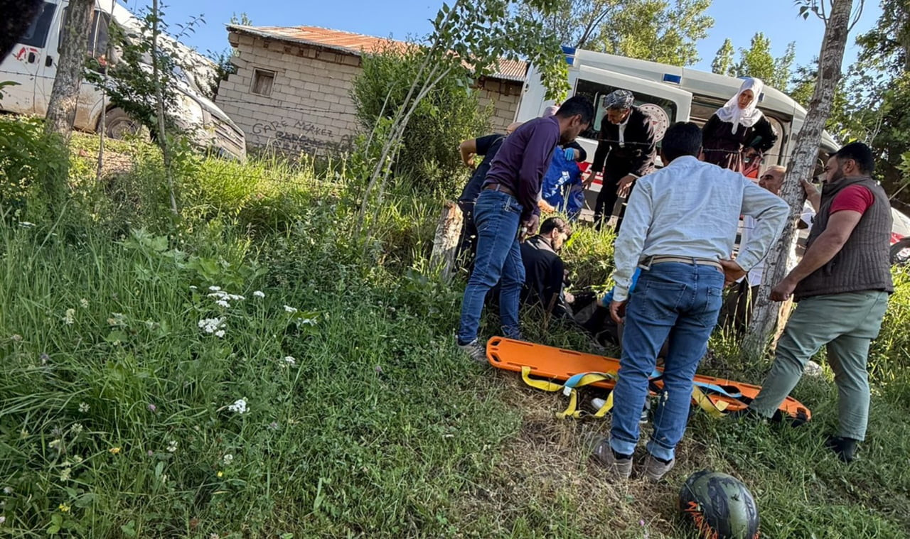 HAKKARİ’NİN ŞEMDİNLİ İLÇESİNDE MEYDANA GELEN MOTOSİKLET KAZASINDA 1 KİŞİ YARALANDI.