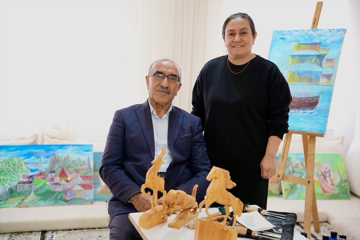 Hakkari’nin Şemdinli ilçesinde yaşayan 71 yaşındaki Adil Günşar, yıllardır sürdürdüğü ahşap...